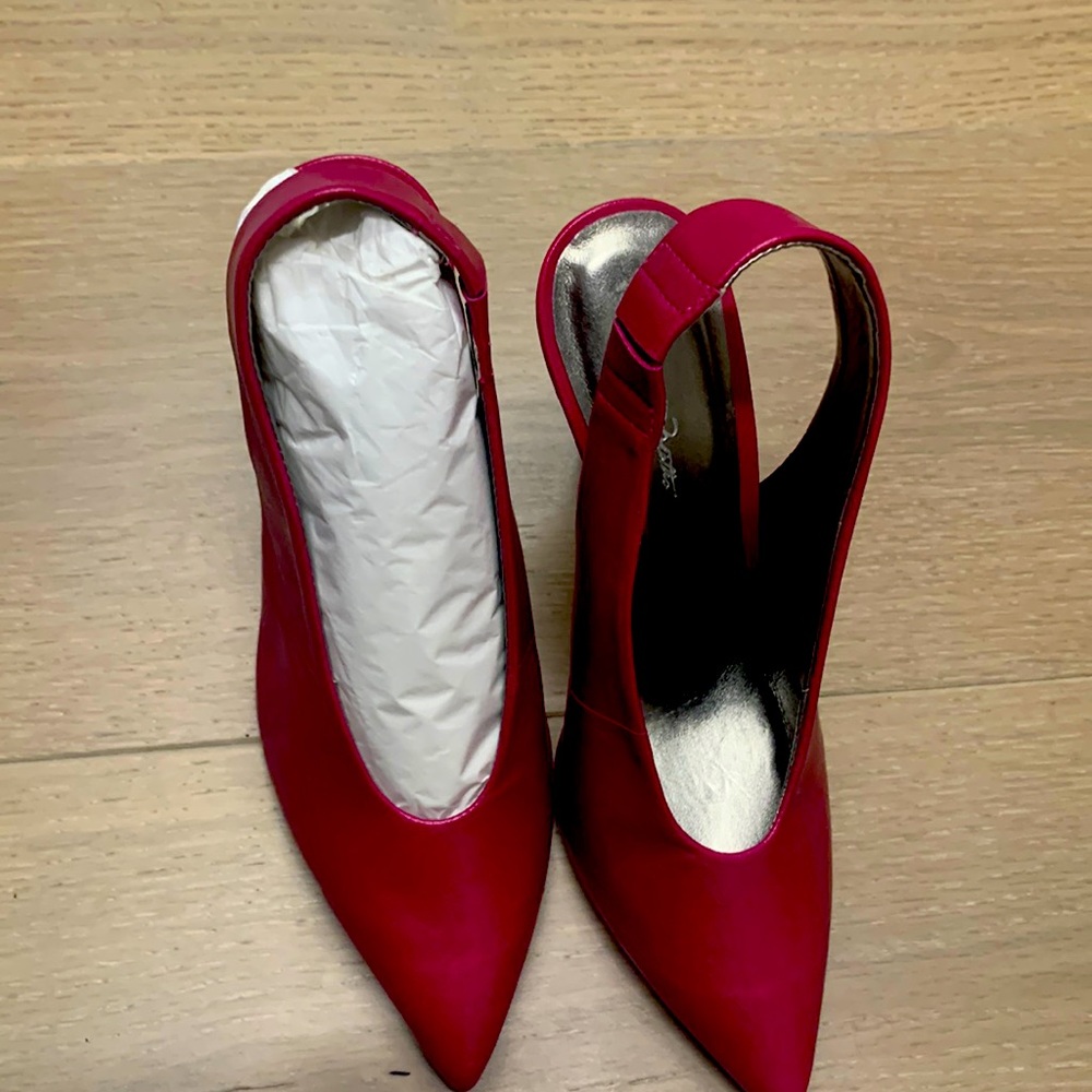 Purple pointy toe sling back heel